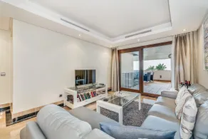 Beach front apartment with Sea View - Image 3