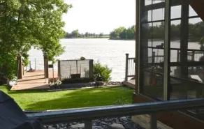 Waterfront Getaway Hot Tub 3 Bdr - Image 4
