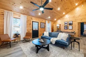 ~NEW~ Romantic Cabin Theatre! Pool Table! Jacuzzi! - Image 5