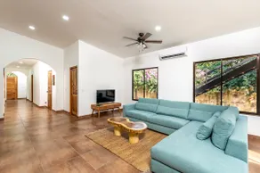Beach house, 2 min walk to beach. - Image 3