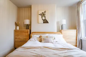 Stylish Townhouse - Image 4