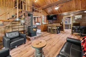 Hot Tub, Private Cabins, Free Kayaks, Trailers - Image 5