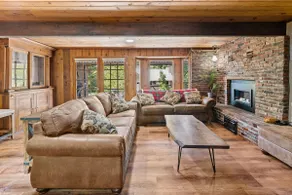 Hot Tub, Private Cabins, Free Snowshoes, Trailers - Image 4