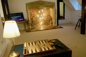 Epic Location, Views & Large Private Terrace - Image 4
