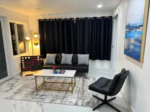 Near Beaches/Airport | 3BR Luxury |Updated Kitchen - Image 4