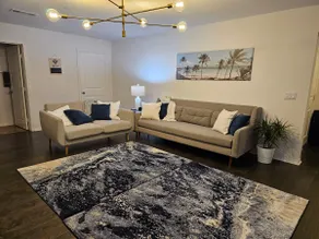 Relax and Stay Awhile - Beach & Downtown Walk - Image 3