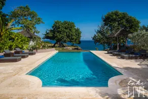 Private Seafront Villa near Ochi - Image 4