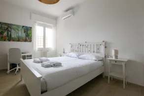 Beautiful Two-Room Apartment on the Naviglio Grande - Image 3