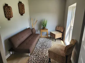 Cozy newly renovated oasis - Image 5