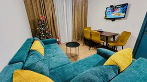 Cozy 1-bedroom with porch & view - Image 2