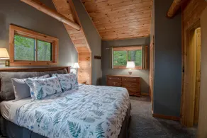 Secluded Northwoods Cabin · Canoe to the Chain - Image 5