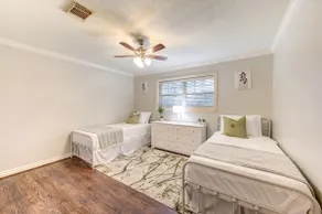 Home in Friendswood: Charming 3BR Retreat - Image 3
