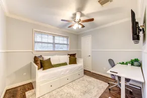 Home in Friendswood: Charming 3BR Retreat - Image 4