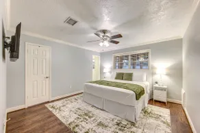 Home in Friendswood: Charming 3BR Retreat - Image 2