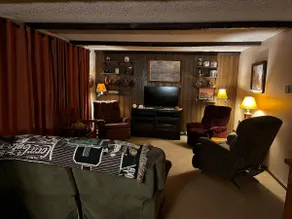 Harlan's Creek Stone Lodge - Image 4