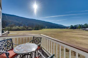Mountain Gliders Getaway Loft - Image 3