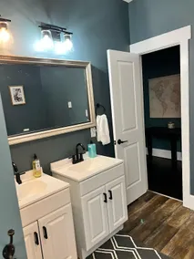 Charming Spacious Luxury Apt - Image 2