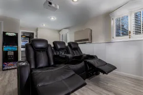 Modern 3-Bedroom Home, Eastman - Image 2