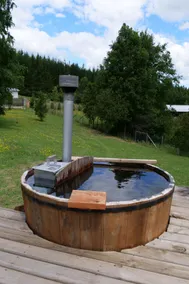 La Merced Alpine Cabin with Jacuzzi - Image 4