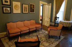 The Full Inn on Locust Street - Image 2