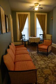 The Full Inn on Locust Street - Image 3