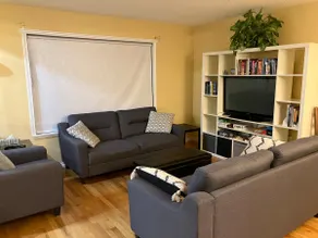 4 Bdrm Modern Home in Old Strathcona - Image 3