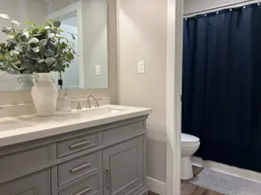 Cozy Cascade Nook - 2 bedroom basement apartment - Image 2