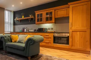 Spacious apartment in the High Peak - Image 3