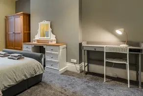 Spacious apartment in the High Peak - Image 5