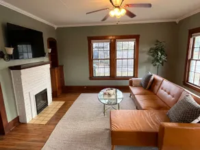 Historic, Cozy Downtown Cottage - Image 4