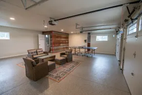 Lakeview Bliss Condo - Image 3