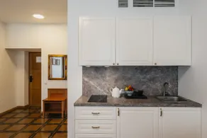 Cozy studio for two near Cathedral Square - Image 4