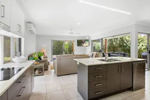 Mudjimba Retreat- Peaceful Luxury - Image 5