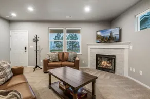 Large Cottage Near Downtown, Beach & Skiing (#116) - Image 3