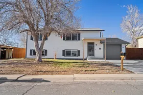 Entire 4 Bedroom Home & Hot Tub—Downtown in 15 - Image 3