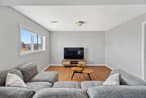 Entire 4 Bedroom Home & Hot Tub—Downtown in 15 - Image 2