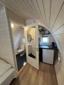 Cabin with private bathroom - Image 5