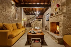 Thea Executive Suite (Spa Bath) - Image 4