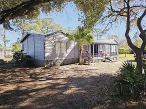 Secluded forest home on lakefront - Image 5
