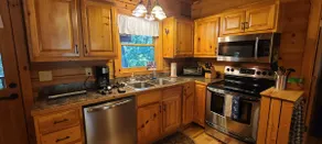 Roomy Retreat for Families, Friends & Pets - Image 2