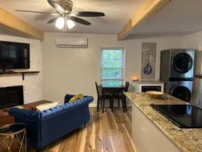 The Lee House - Image 4