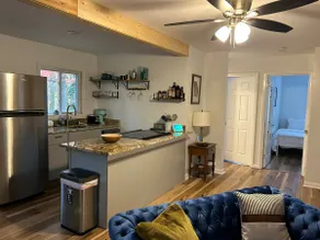 The Lee House - Image 5