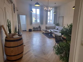 Character apartment in the heart of Arbois - Image 2