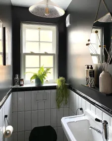 Upscale Bright Boutique Cottage Central St Albans - Image 3