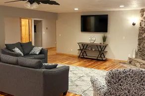 4 BR 5 Beds 2 Bath Lakes Area Getaway - Image 3