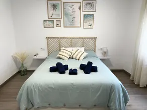 Beautiful ground floor with patio on the beachfront - Image 3