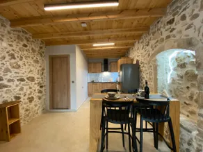 Stavlos traditional suite - Image 4