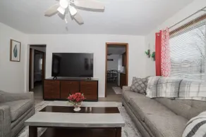 Central Cozy Urbandale duplex! - Image 2
