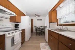 Central Cozy Urbandale duplex! - Image 4