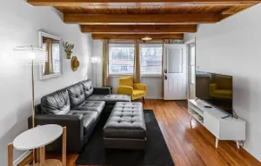 The Cozy Cottage - Image 2